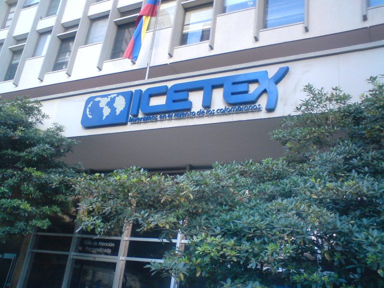 Fotografía de la fachada del edificio del Icetex, contextualizando la información del proceso de la cartera vencida