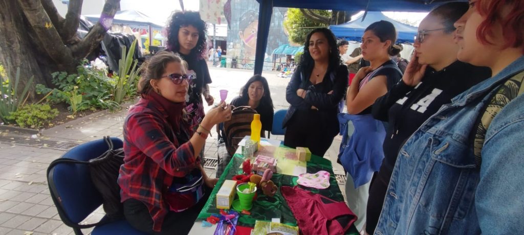 Evento sobre los cuidados y la gestión menstrual. el viernes 13 de septiembre la invitada Claudia Milena Fonseca, educadora popular y feminista nos hablo sobre los insumos ecológicos para la gestión y el cuidado menstrual